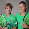 J.Mikulskytė ir A.Paražinskaitė - jaunių teniso turnyro Čekijoje dvejetų varžybų nugalėtojos