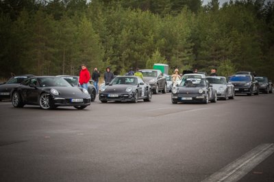 1000 km lenktynių trasoje - 40 greitųjų „Porsche“ automobilių