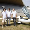Trys lietuvių pilotai pakils į 4 tūkst. kilometrų skrydį per Europą: atstumą įveiks sklandytuvais be variklių