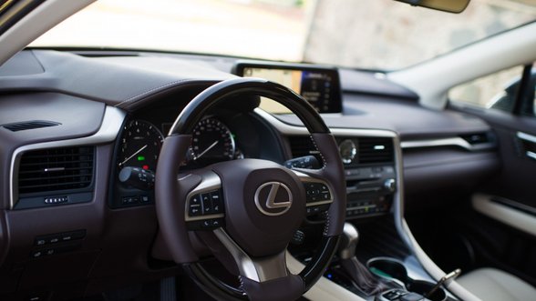 Porelė prarado tris „Lexus“, mat vagys pasinaudojo viena „protinga“ automobilio sistema