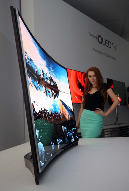"Samsung" OLED televizorius lenktu ekranu