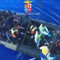 Italijos jūreiviai Sicilijos sąsiauryje išgelbėjo daugiau kaip tūkstantį migrantų