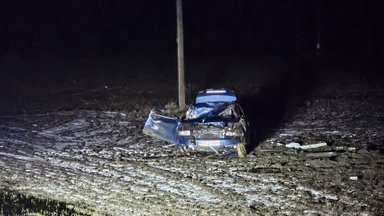 Pranešama apie eismo nelaimę Šalčininkų rajone: apvirto automobilis, žuvo jaunas keleivis