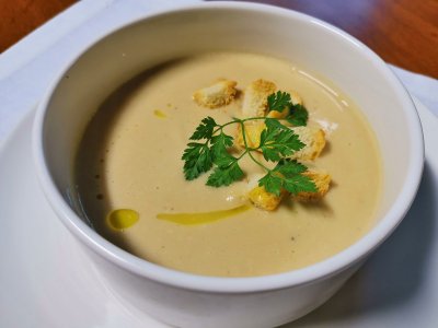 Prancūziška česnakų sriuba