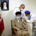 Irano aukščiausiasis lyderis paskiepytas nuo COVID-19 iranietiška vakcina