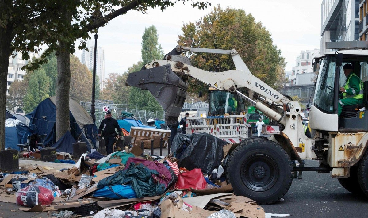 Nelegali migrantų stovykla Paryžiuje