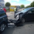 „Volvo“ vairuotojas paskubėjo: moteris ir dvi mergytės ligoninėje