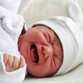 Kūdikis nuolat verkia: priežastys ir praktiniai patarimai, kurie gali padėti