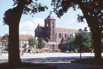 Troleibusas Kauno senamiestyje. Vaizdas iš rotušės aikštės. 1974 m. 