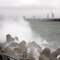 Big winter storm forces Klaipėda port to close to ships