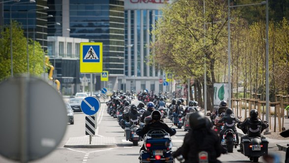 Apgynė motociklininkus: dauguma avarijų įvyksta ne dėl jų kaltės