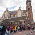 Kol daugelis šalių bando padidinti turistų skaičių, Amsterdamas rado būdą, kaip jį sumažinti