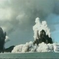 Tongos saloje išsiveržęs ugnikalnis traukia turistus