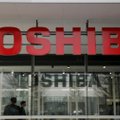 „Toshiba" vadovas po kilusio skandalo atsistatydina