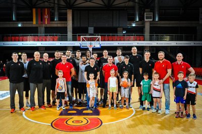 Sostinėsdarželinukai treniravosi su „Lietuvos ryto“ krepšininkais