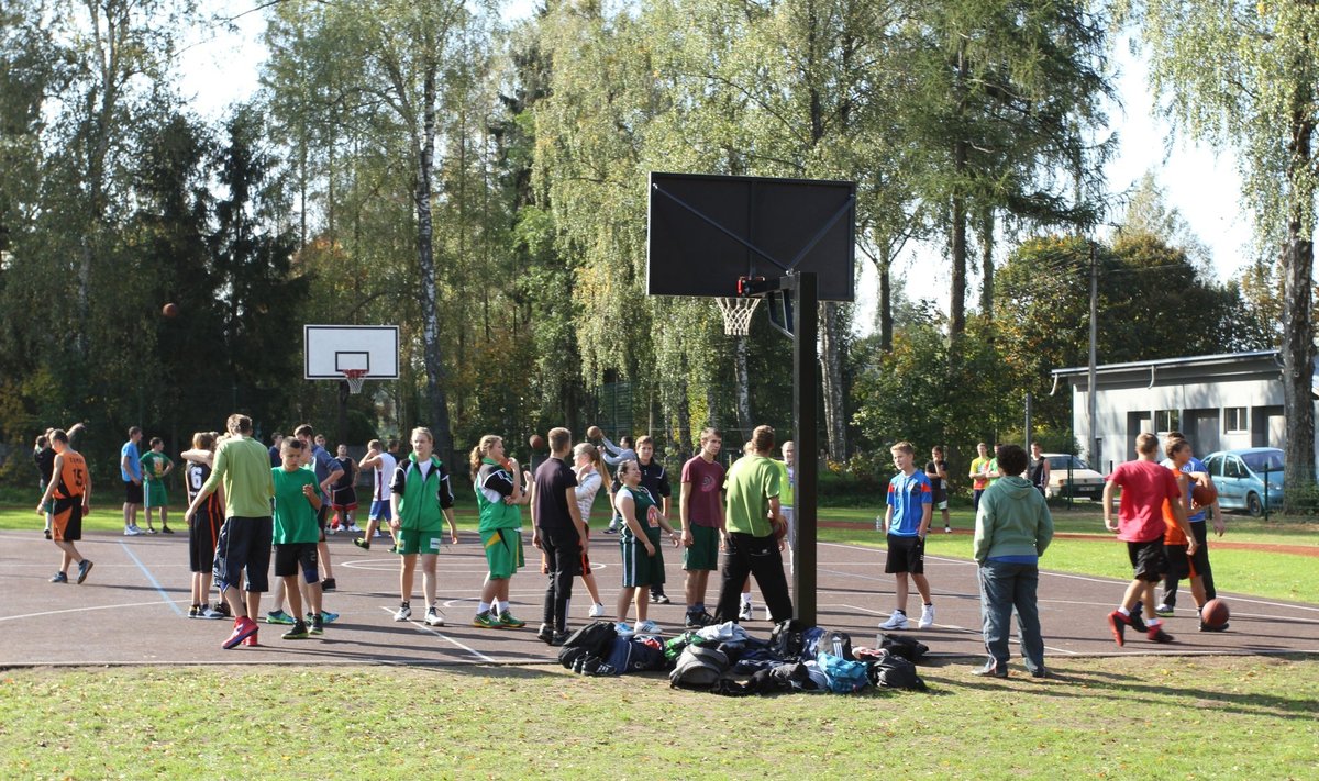 LKF ir Kauno rajono savivadybės projektas: įrengta krepšinio aikštelė