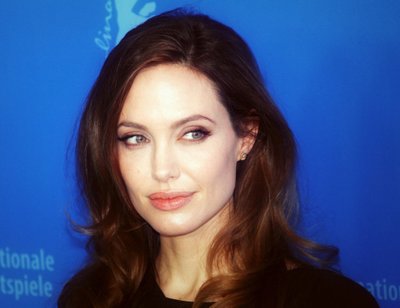 Angelina Jolie per dieną suvartoja mažai kalorijų.
