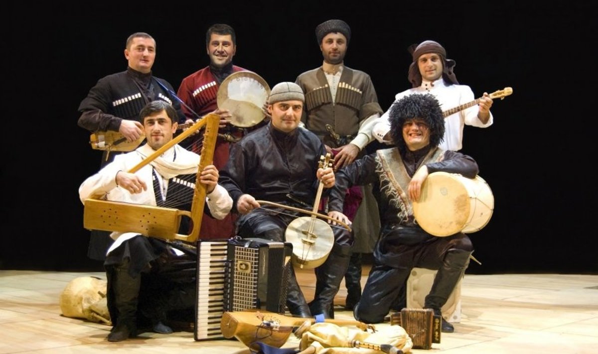 Ansamblis "Chveneburebi"