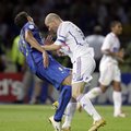 Garsiojo nokauto dešimtmetis: M. Materazzi prasitarė, už ką jį sumušė Z. Zidane'as