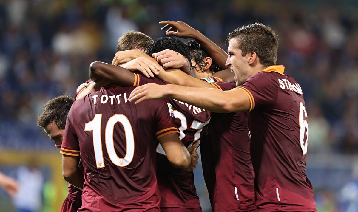 "AS Roma" futbolininkai džiaugiasi pergale 