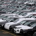 Dėl „Brexit“ sumaišties JK automobilių pramonė pristabdo nuosmukį, bet ir toliau veikia prastai
