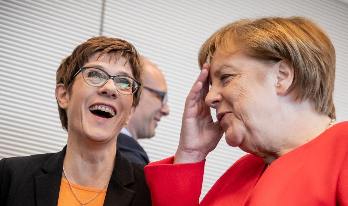  Annegret Kramp-Karrenbauer, Angela Merkel