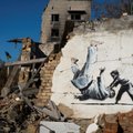 Britų menininkas Banksy patvirtino Ukrainoje nutapęs septynis grafičius