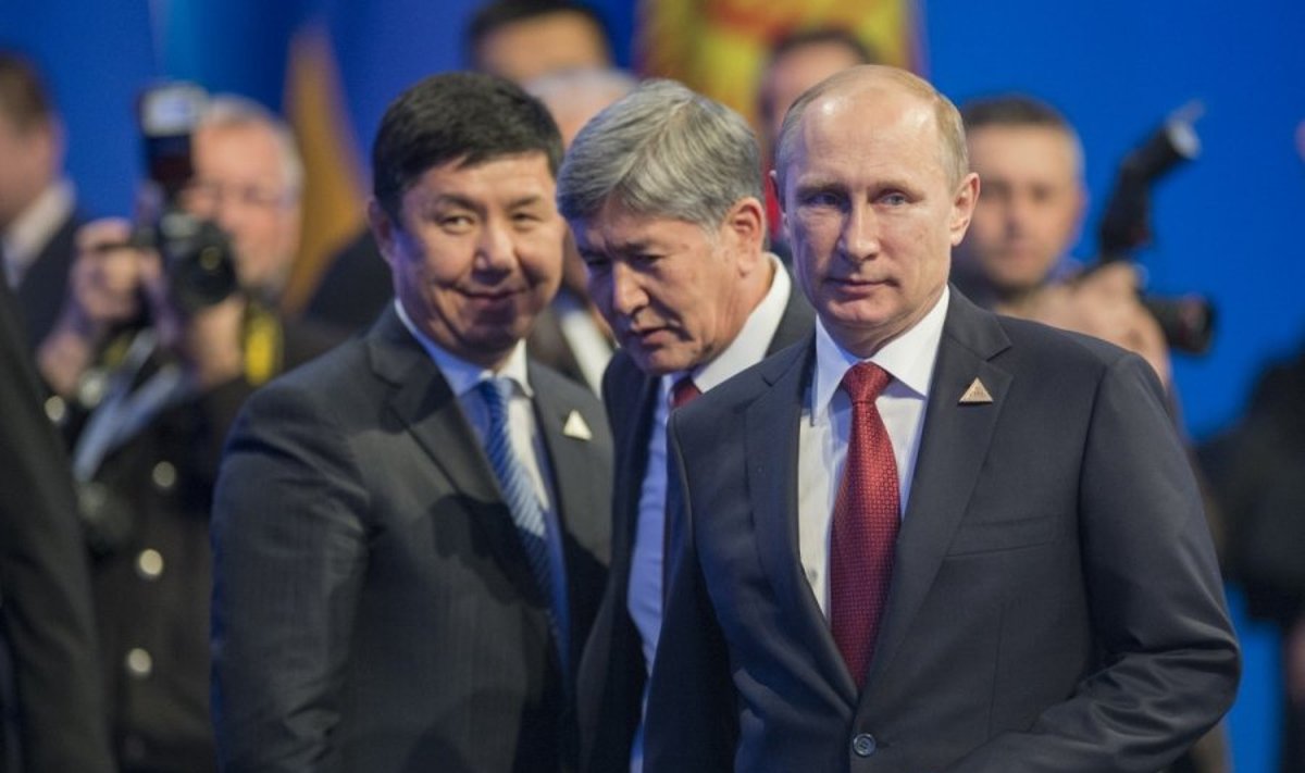 Rusijos prezidentas Vladimiras Putinas ir Kirgizijos prezidentas Almazbekas Atambajevas