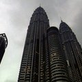Žmogus - voras užlipo į Malaizijos „Petronas“ bokštus