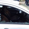 Vilniuje pasikėsinta apvogti 9 automobilius: rasti išdaužti langų stiklai