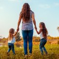 Biologinį, įvaikintą ir globojamą vaikus auginanti mama – atvira iki skausmo: buvo akimirkų, kai dukra sakė, kad sesės nebenori