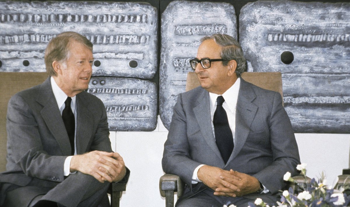 Yitzhak Navon (right) with Jimmy Carter in 1979