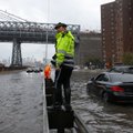 Smarkus lietus sukėlė potvynius Niujorke: uždaryti greitkeliai, oro uostai