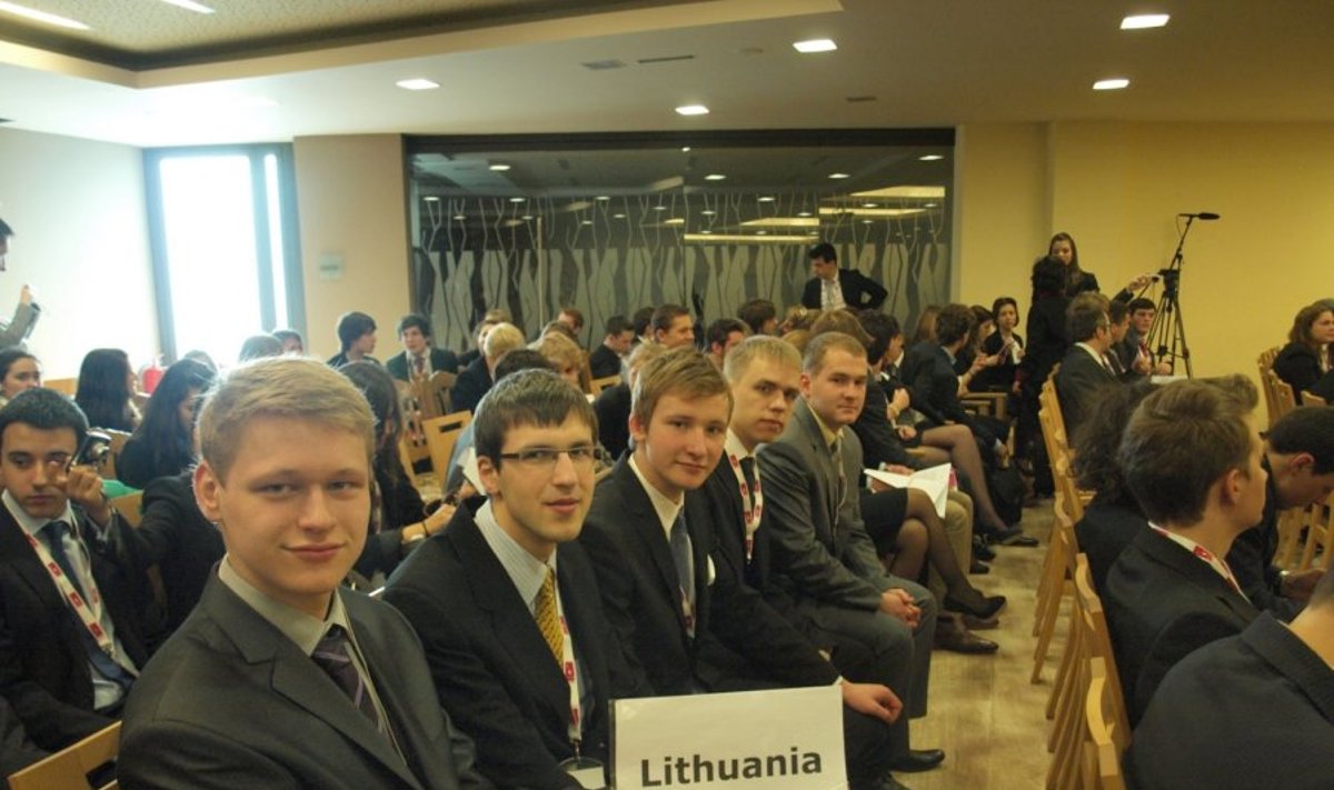 Lietuviai dalyvavo tarptautinėje Europos Parlamento simuliacijoje