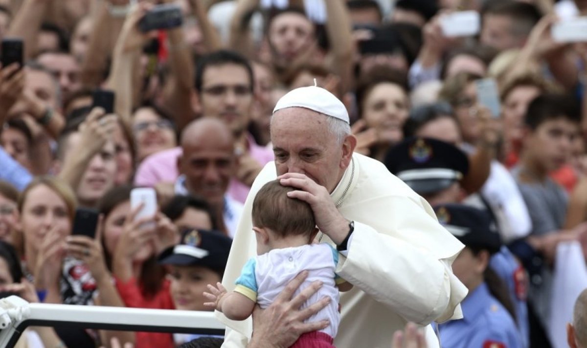 Popiežius Pranciškus lankosi Albanijoje 
