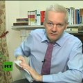 J.Assange'as gyvenimą Ekvadoro ambasadoje palygino su kosmine stotimi