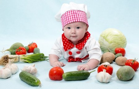 vaikas, kūdikis, virėjas, daržovės, sveika mityba, primaitinimas, agurkas, pomidoras, bulvė, kopūstas