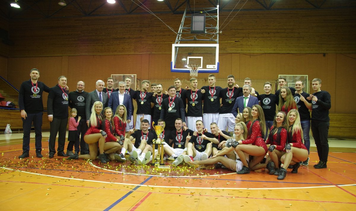 LSKL čempionė – Vytauto Didžiojo universiteto komanda