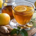 Vaida Kurpienė įspėja: gydydamiesi karšta arbata su citrina ir medumi darote sau meškos paslaugą