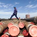 Naftos kainų karas baigtas, sudarytas istorinis susitarimas mažinti gavybą