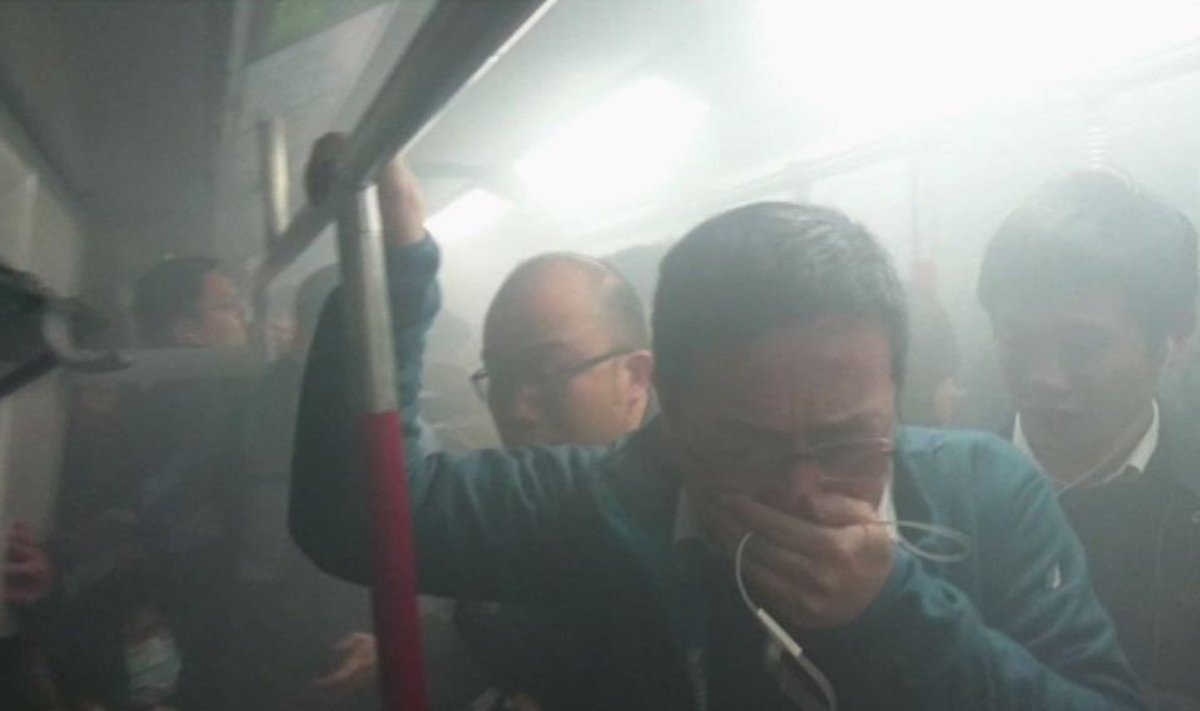 Honkonge per padegimą metropoliteno traukinyje sužeisti 18 žmonių