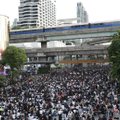 Tailando sostinėje nepaisydami draudimo susirinko šimtai protestuotojų