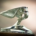 „Bentley“ atnaujino „Flying B“ ženklelį: pasikeitė ne tik išvaizda