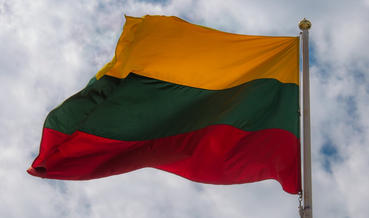 Prizas – Lietuvos vėliava.