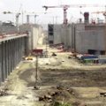Panamos kanale įrengti 4232 tonas sveriantys vartai, prasidėjo paskutinis statybų etapas