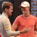 S. Vettelis apie bičiulį M. Schumacherį: meldžiuosi, kad įvyktų stebuklas