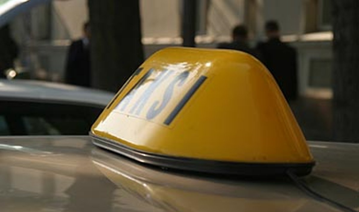 Taksi automobilis