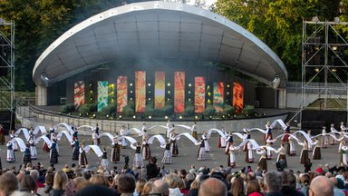 Vasaros sezoną Šiauliai atidarys įspūdingai – centrinio parko estradoje bus surengta dainų šventė