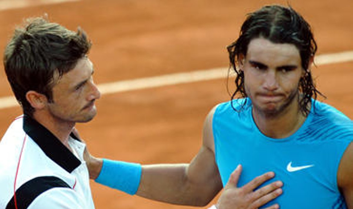 Ispanų tenisininkai Juan Carlos Ferrero ir Rafael Nadal 