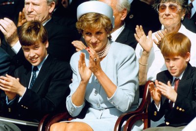 Princesė Diana su sūnumis princu Viljamu ir princu Henriu